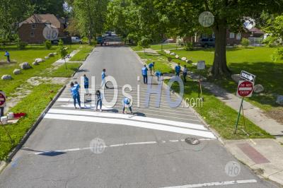 Des Bénévoles Construisent Un Parc à Detroit - Photographie Aérienne