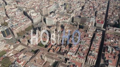 Vol Aérien Au-Dessus De L'église De Barcelone 4k - Séquence Vidéo Par Drone