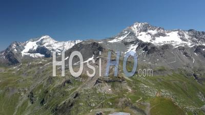 Vue Aérienne Du Glacier De Chiaupe à La Plagne Filmé Par Drone