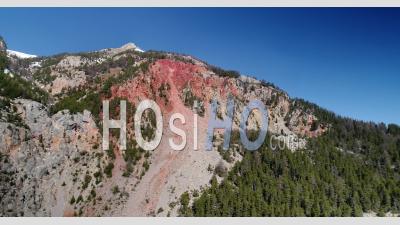 Formation Géologique Des Roches Rouges Du Val-Des-Prés Dans La Vallée De La Clarée, Vidéo Par Drone