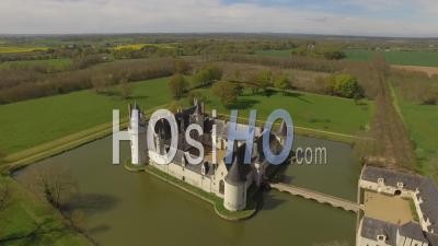 Château Du Plessis-Bourré Vidéo Drone Au Printemps