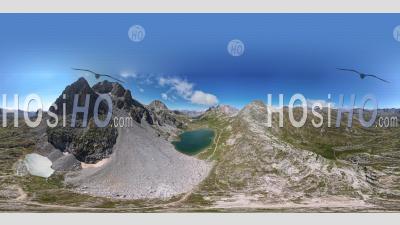 360 Vr, Rond Lake, Savoie, France, Photo Aérienne Equirectangulaire Par Drone
