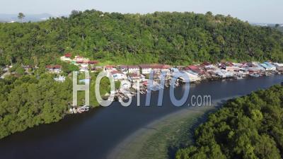 Village De Pêcheurs De Bukit Tambun - Vidéo Par Drone