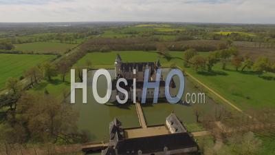 Château Du Plessis-Bourré Vidéo Drone Au Printemps