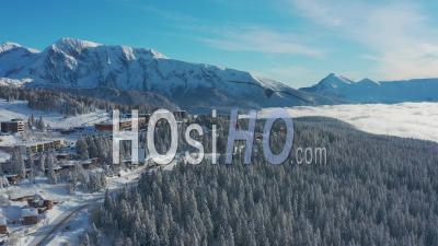 Station De Ski De Chamrousse Au Dessus De Grenoble - Vidéo Aérienne Par Drone