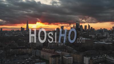 Dark City Of London, Establishing Aerial View Shot Of London Uk, United Kingdom, At Night Evening - Video Drone Footage