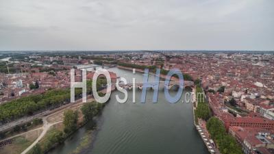Light Overcast, Establishing Aerial View Shot Of Toulouse Fr, Haute-Garonne, France - Video Drone Footage