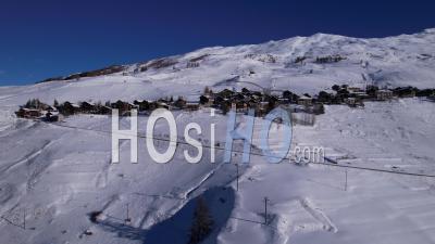 Saint-Véran, Village De Montagne Dans Le Queyras,Hautes-Alpes, France, Vidéo Par Drone