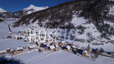 Arvieux, Village De Montagne Dans Le Queyras, Hautes-Alpes, France, Vu De Drone