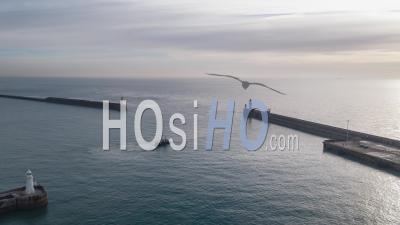 Entrée Du Port, Vue Aérienne De Dover Uk, Kent, Angleterre, Royaume-Uni - Vidéo Par Drone