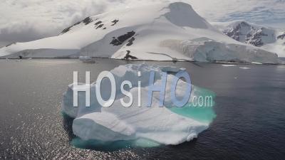 Iceberg - Vidéo Par Drone
