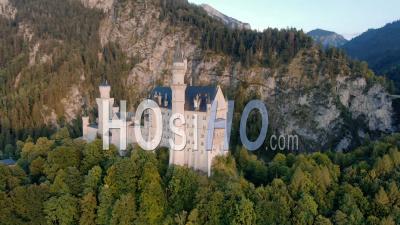 Château De Neuschwanstein, Allemagne, Jour - Vidéo Par Drone