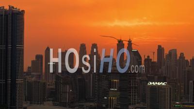Centre-Ville De Dubaï, Émirats Arabes Unis, Au Coucher Du Soleil - Vidéo Par Drone