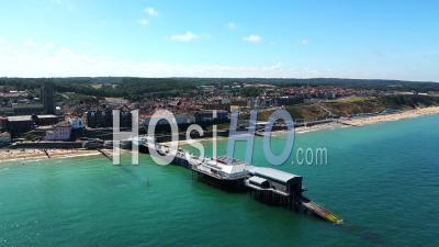 Cromer Pier Et Lifeboat Rnli Ramp, Filmés Par Drone