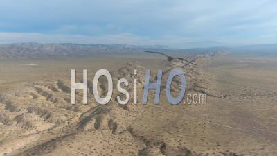 Vue  Aérienne Sur La Faille Du Tremblement De Terre De San Andreas Sur La Plaine De Carrizo En Californie Centrale - Vidéo Par Drone
