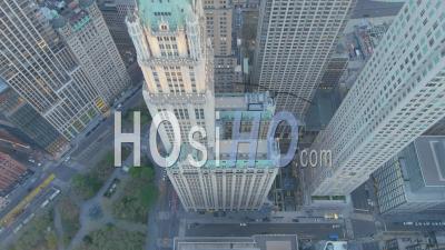 2022 - Rising Aerial Of The Woolworth Building Skyscraper In Manhattan, New York City - Video Drone Footage