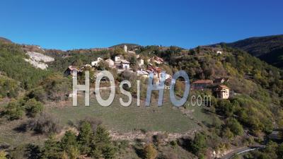  Théus, Village De Montagne (village Perché) Dans Les Hautes-Alpes, Vidéo Par Drone