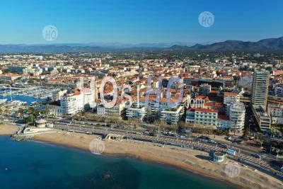 Vue Aérienne De Saint Raphaël Sur La Côte D'azur, Var, France - Photographie Aérienne