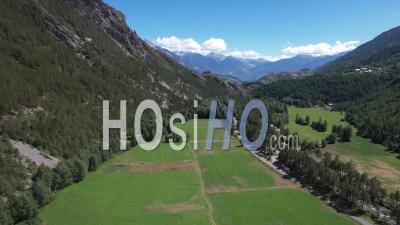 Vallée De Biaisse (freissinières), Hautes-Alpes, France, Vidéo Par Drone