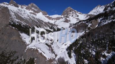 Montagnes Autour De L'alpage De L'alpe Du Lauzet (vallée De La Guisane), Briançonnais, En Hiver, Hautes-Alpes, France- Video Par Drone