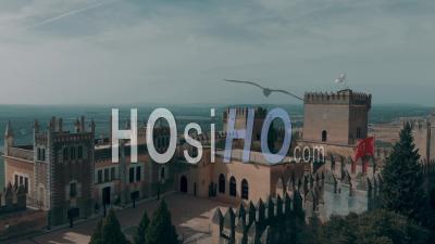 Jardin Haut Dans Game Of Thrones, Castillo De Almodovar - Vidéo Par Drone