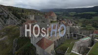 Château De Joux, Doubs, France - Vidéo Par Drone