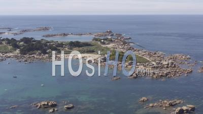 Vidéo Par Drone De Trégastel, Île Renote