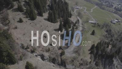 Fly Plus De Montagne De Col Chemins Arravis Zone, Vidéo Drone