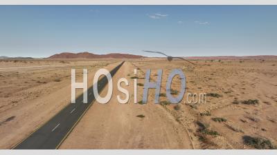 Route C27 Vers Sossusvlei, À Proximité Du Parc Namib Naukluft, Sesriem, Namibie - Vidéo Par Drone