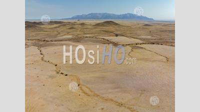 Paysage Désertique Autour De La Montagne Brandberg, À Proximité De La Ville D'uis, Namibie - Photographie Aérienne