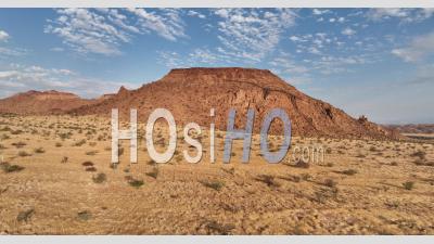 Rochers Et Collines De Granit Rouge À Proximité De Twyfelfontein, Namibie - Vidéo Par Drone