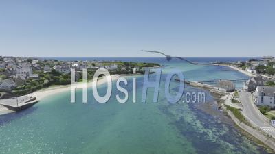Port D'audierne En été Ensoleillé - Vidéo Par Drone