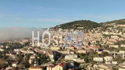 Images Aériennes De Grasse, Village De Provence, Au Printemps, Vidéo Par Drone