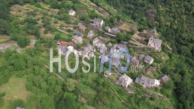 Le Village Perché De La Vinzelle Dans La Vallée Du Lot, Vidéo Par Drone
