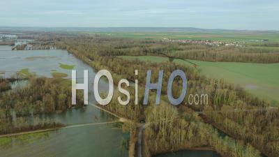 Inondations Dans Les Champs Des Plaines De La Marne, France, Vidéo Par Drone