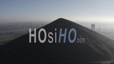 Tas De Scories En Hiver Le Matin - Vidéo Par Drone