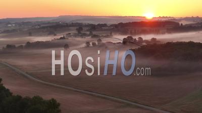 Brouillard Au Lever Du Soleil – Vidéo Par Drone