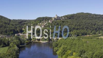 Vue Drone De Castelnaud La Chapelle, Le Château De Castelnaud, Le Village, La Rivière Dordogne, Le Pont
