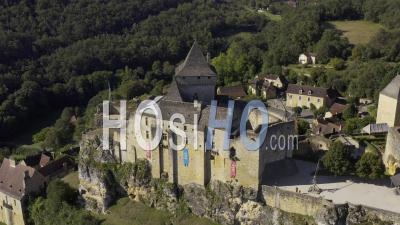 Vue Drone De Castelnaud La Chapelle, Le Château De Castelnaud, Le Village, Catapultes