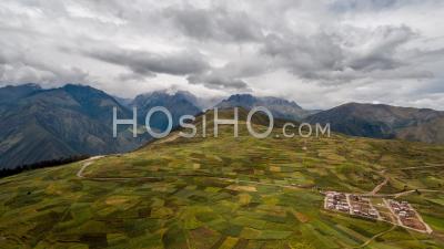 Andes Près De Chinchero, Vallée Sacrée, Région De Cuzco, Pérou Par Drone