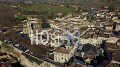 Vue Aérienne, Bourg Sur Gironde, Site En Gironde, Aquitaine - Vidéo Drone